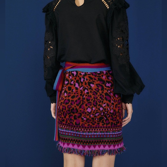 FARM Rio NWT Red Ainika Tapestry Sweater Skirt - Picture 8 of 8